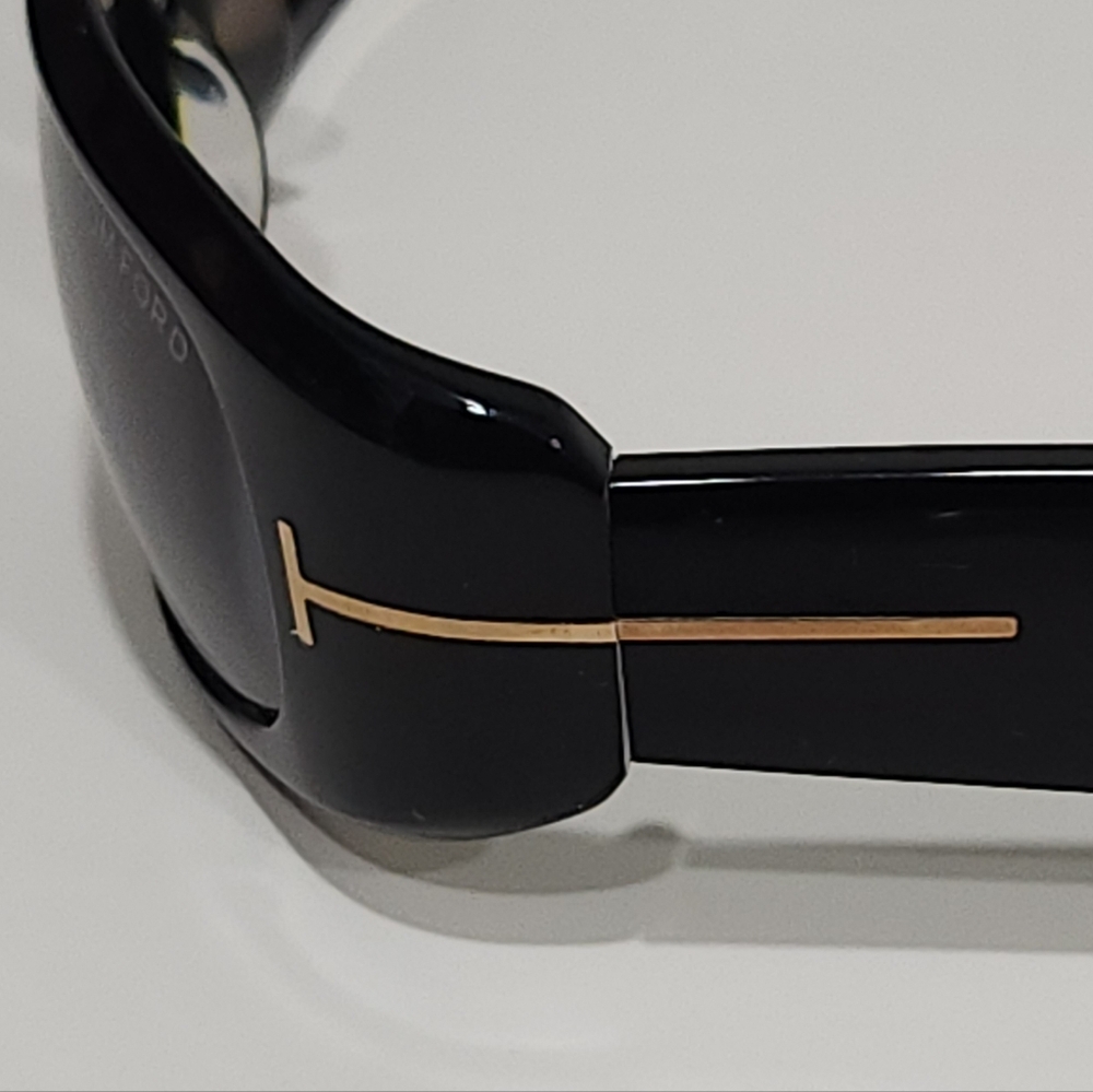 TOM FORDFT1064, Unisex Sunglasses - Picture 11 of 15